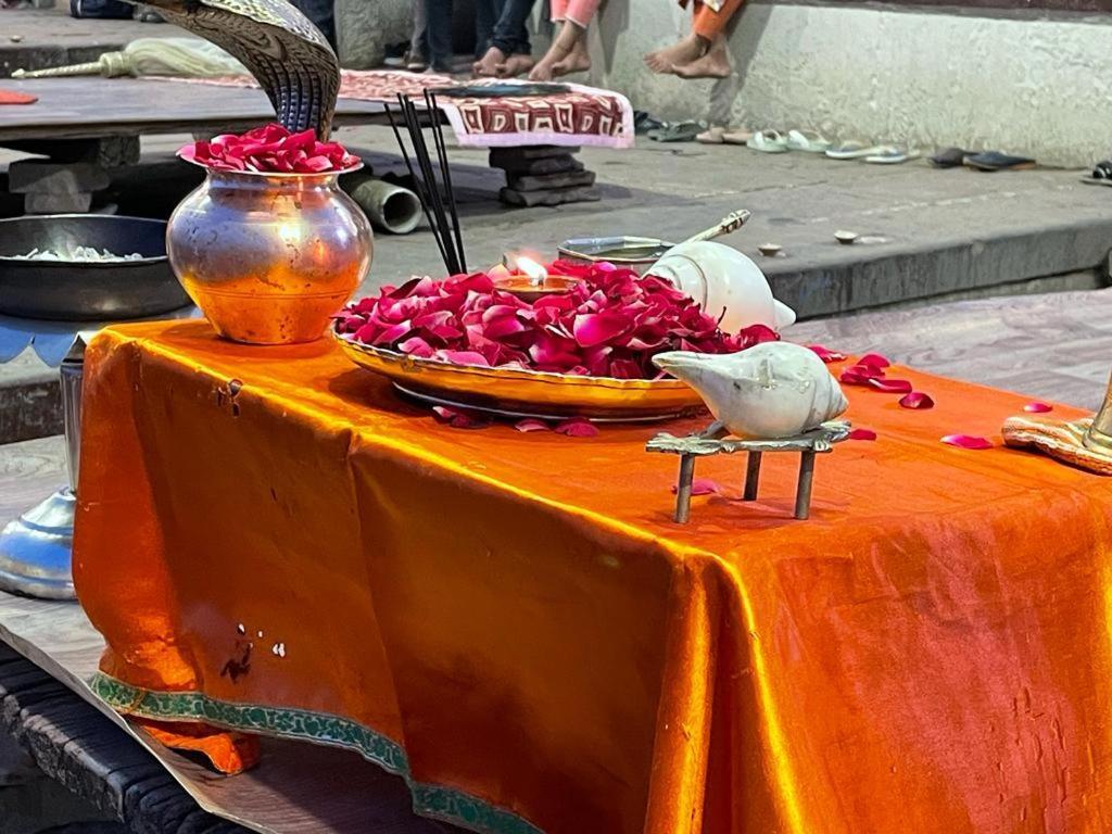 Ora Boats-2 Hour Boat Tour With Ganga Aarti View Botel *