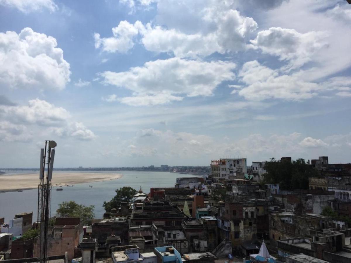Grg Shanti Hotel