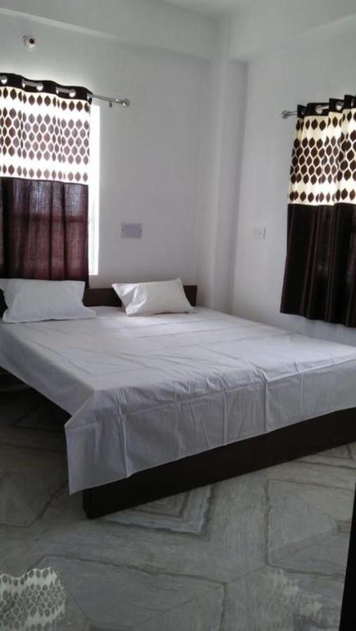 Goroomgo Shiv Ganga - Excellent Customer Choice -best Seller Hotel Varanasi