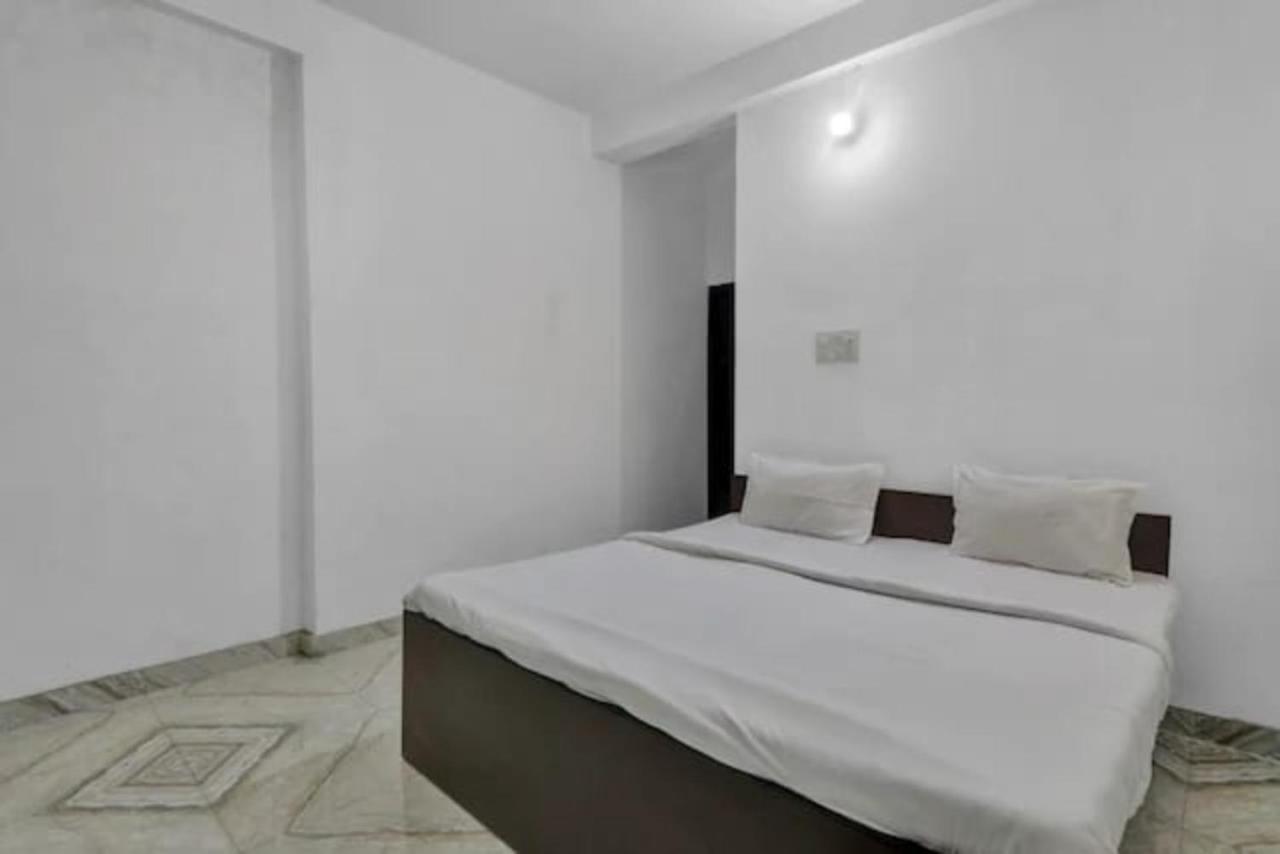 Goroomgo Shiv Ganga - Excellent Customer Choice -best Seller 3* Varanasi