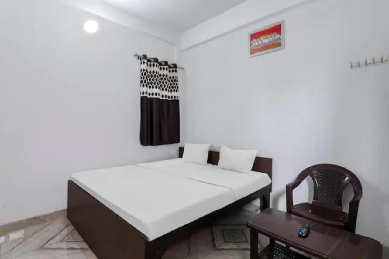 Goroomgo Shiv Ganga - Excellent Customer Choice -best Seller Varanasi