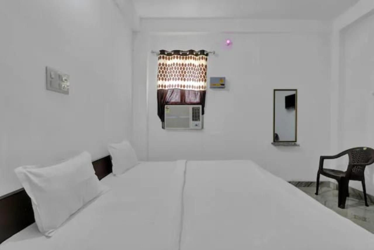 Goroomgo Shiv Ganga - Excellent Customer Choice -best Seller 3* Varanasi