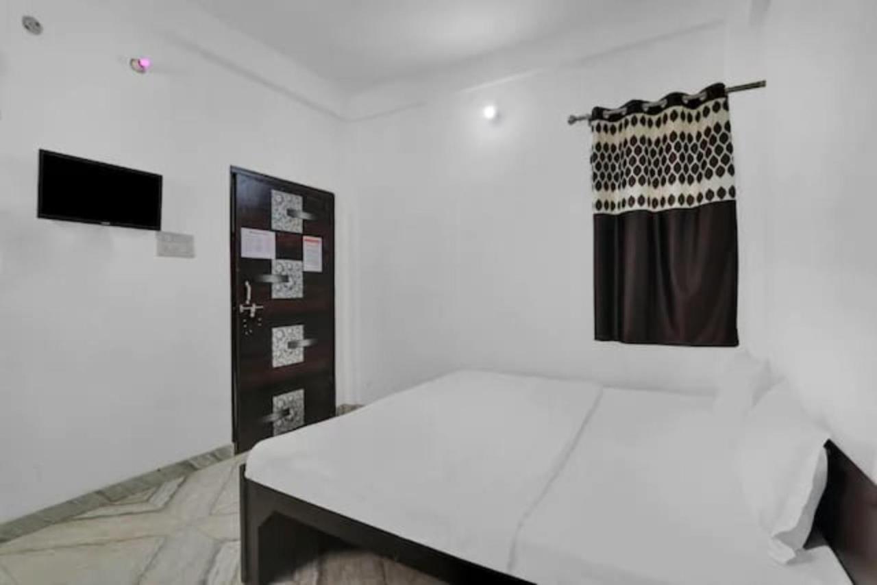 Goroomgo Shiv Ganga - Excellent Customer Choice -best Seller 3* Varanasi
