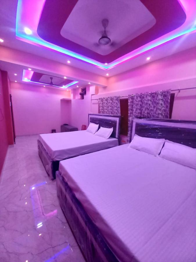 Guest house Swagat Paying Near Ganga River *