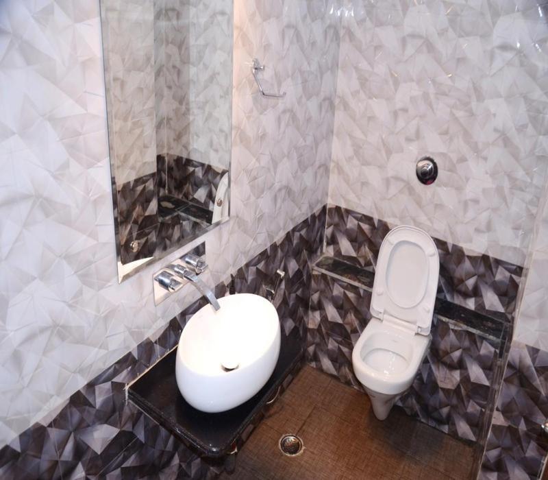Hotel Nivedita Varanasi