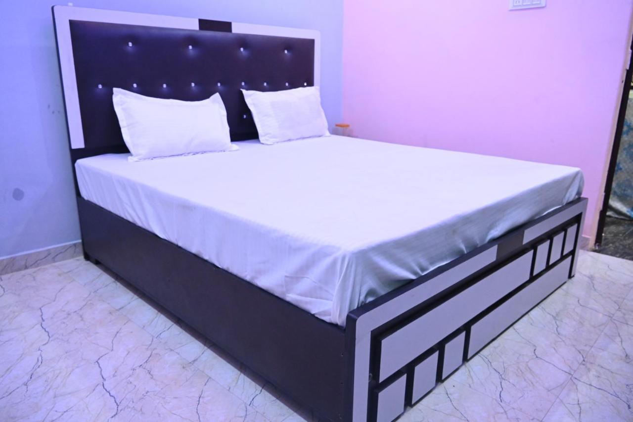 Swagat Paying Near Ganga River Guest house