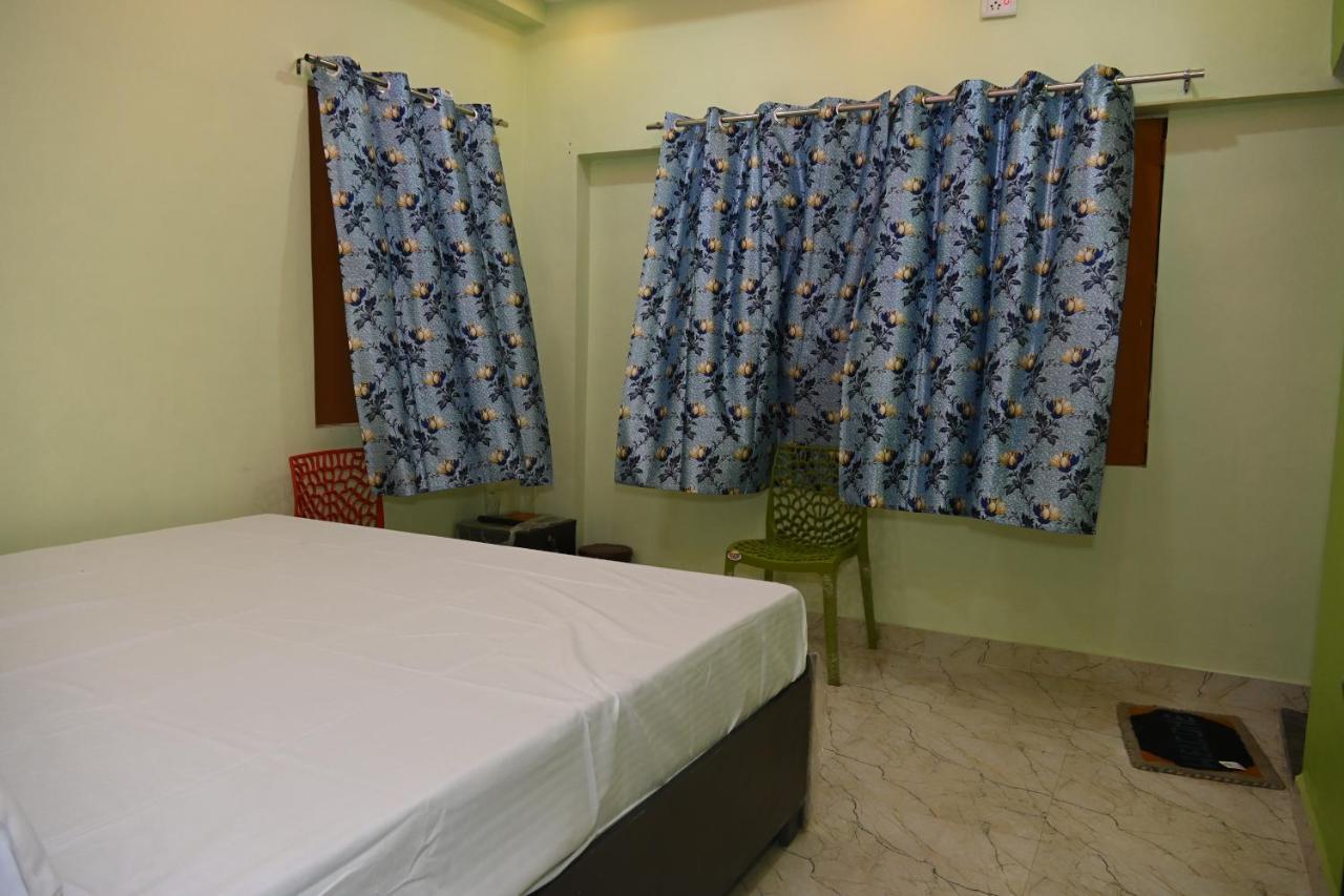 Swagat Paying Near Ganga River Guest house