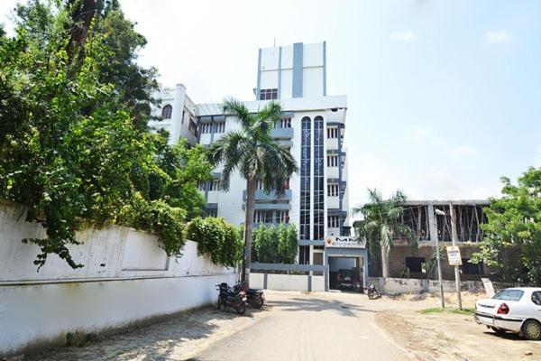 Mm Continental Varanasi