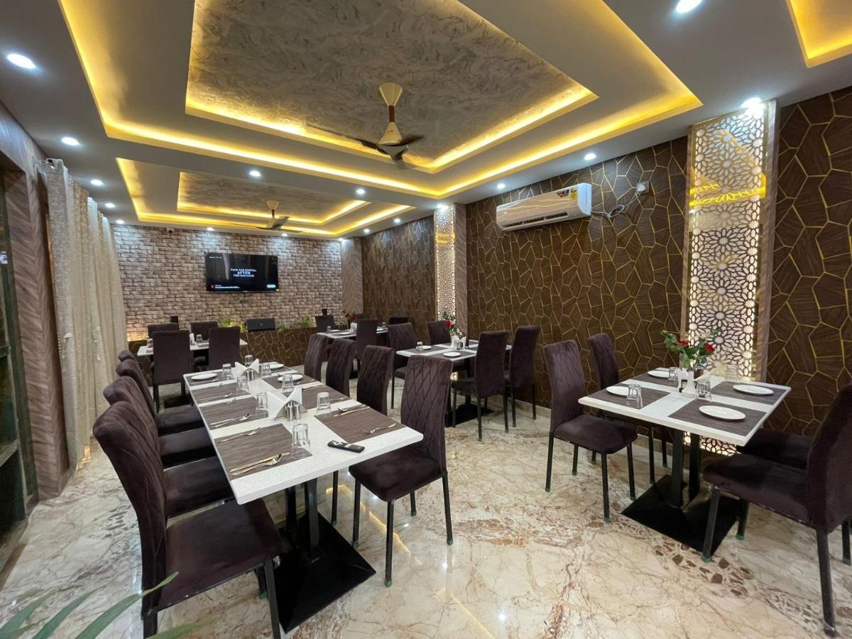 Banaras Palace Hotel 3*