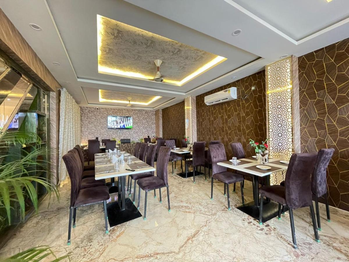 Banaras Palace Hotel 3*