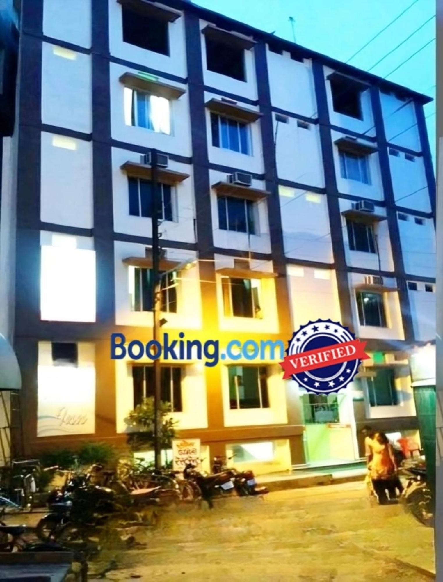 Hotel Goroomgo Kashi Near Railway Station 3*