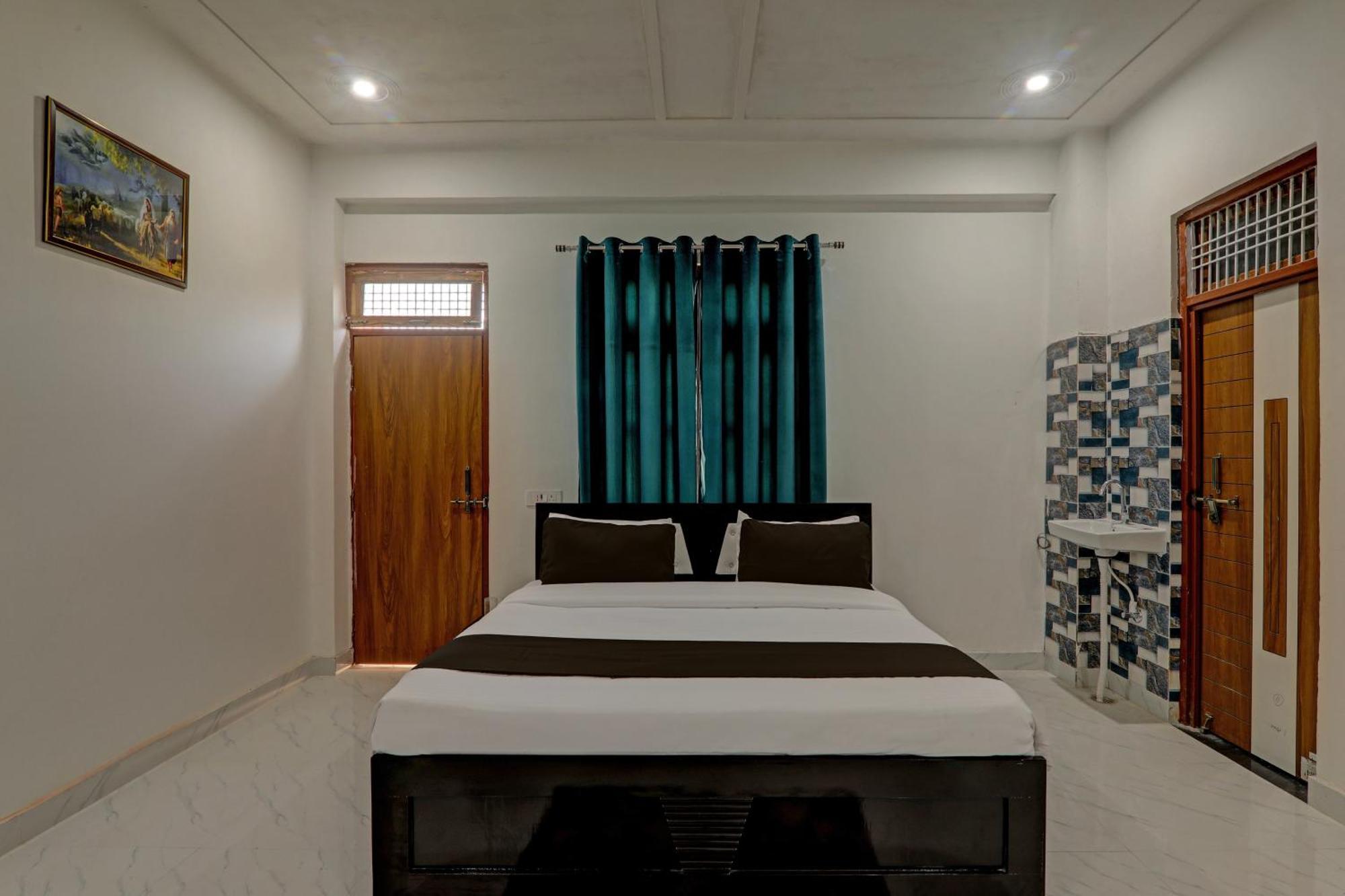 Hotel O Aanandwan Palace Varanasi
