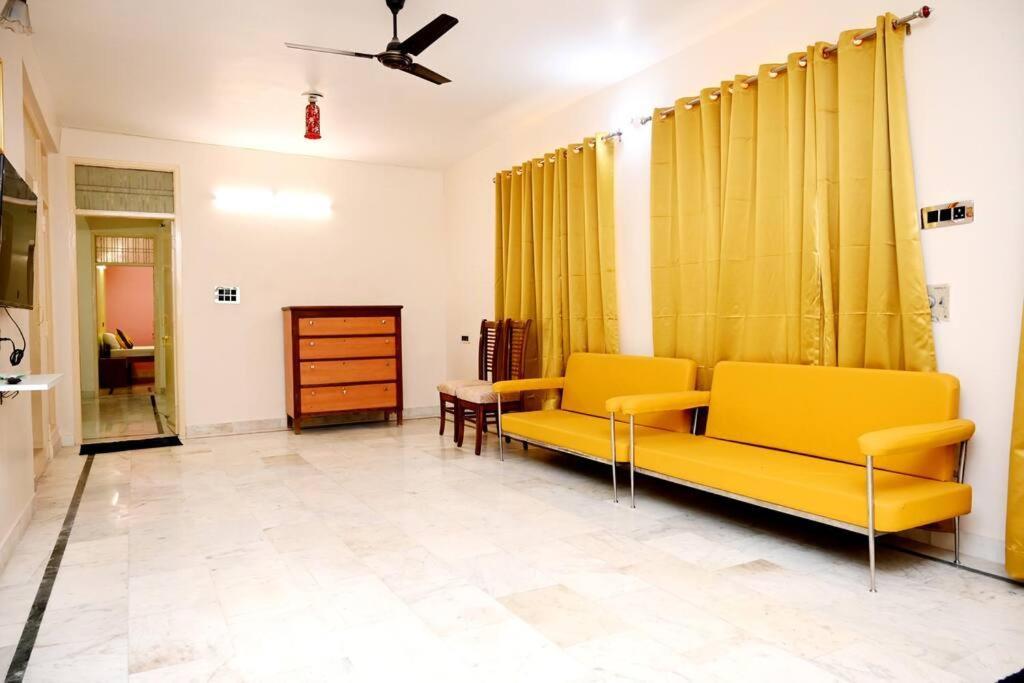 Krishna Home-stays Apartment *