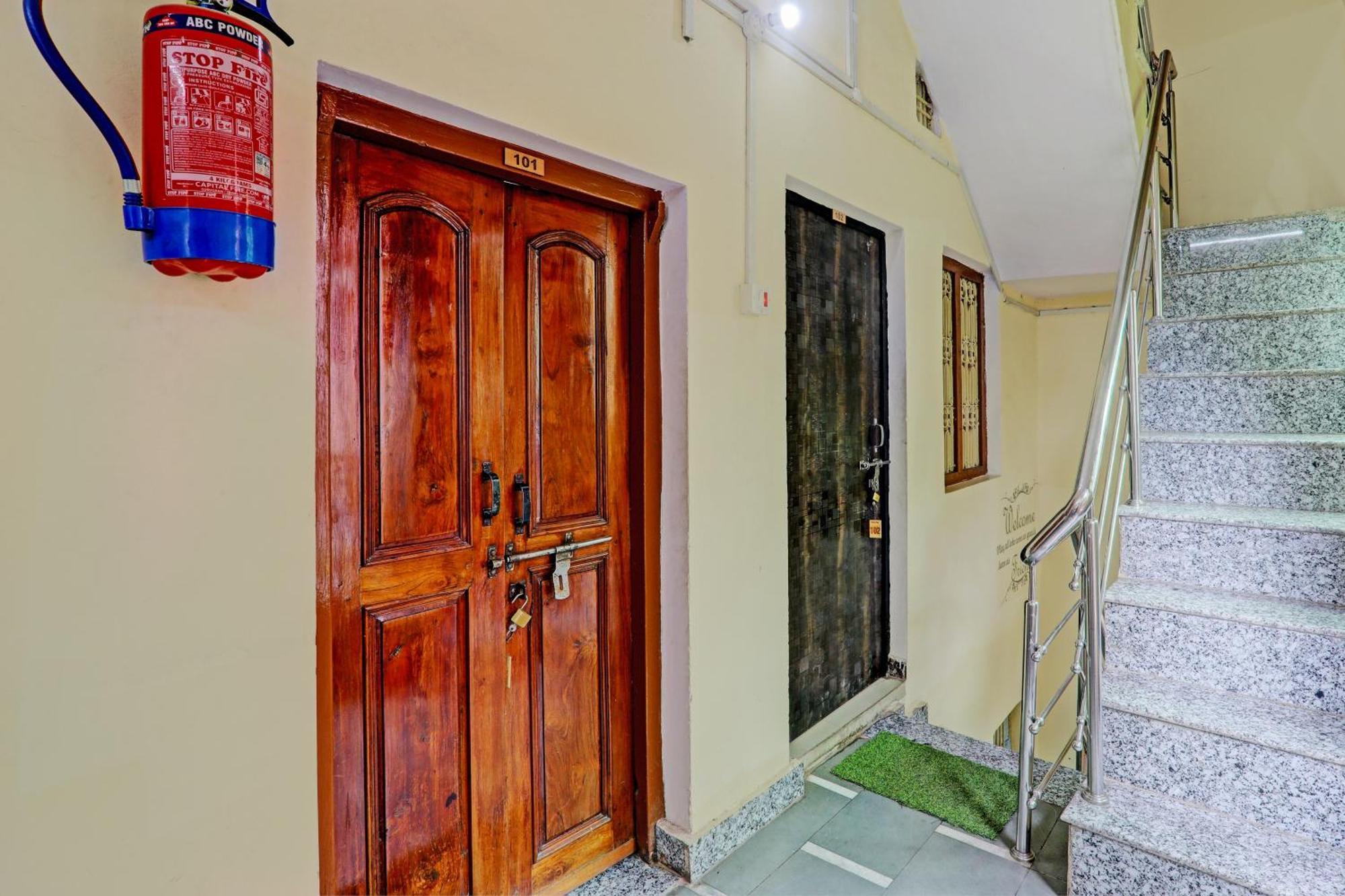 Hotel Oyo Flagship Manjushree P. Varanasi