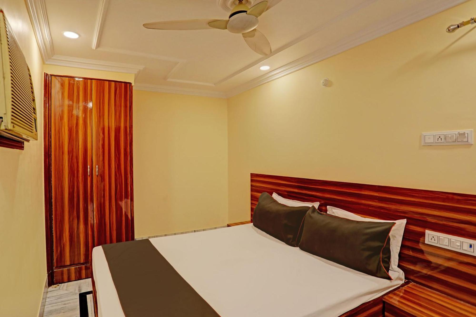 Oyo Flagship Sawariya Palace 3*