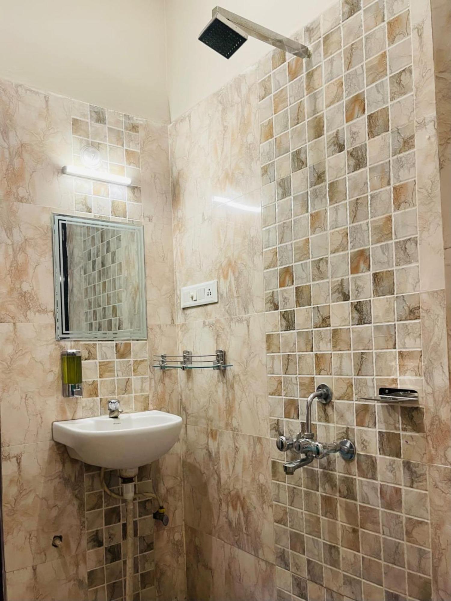 Hotel Goroomgo Banaras Near Ganga Ghat 3*