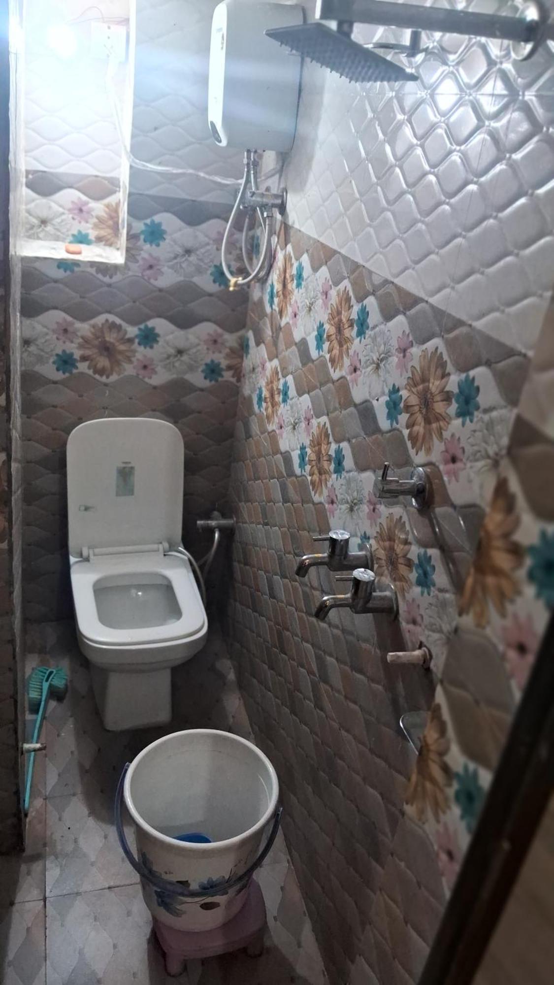 Laxman Guest house *