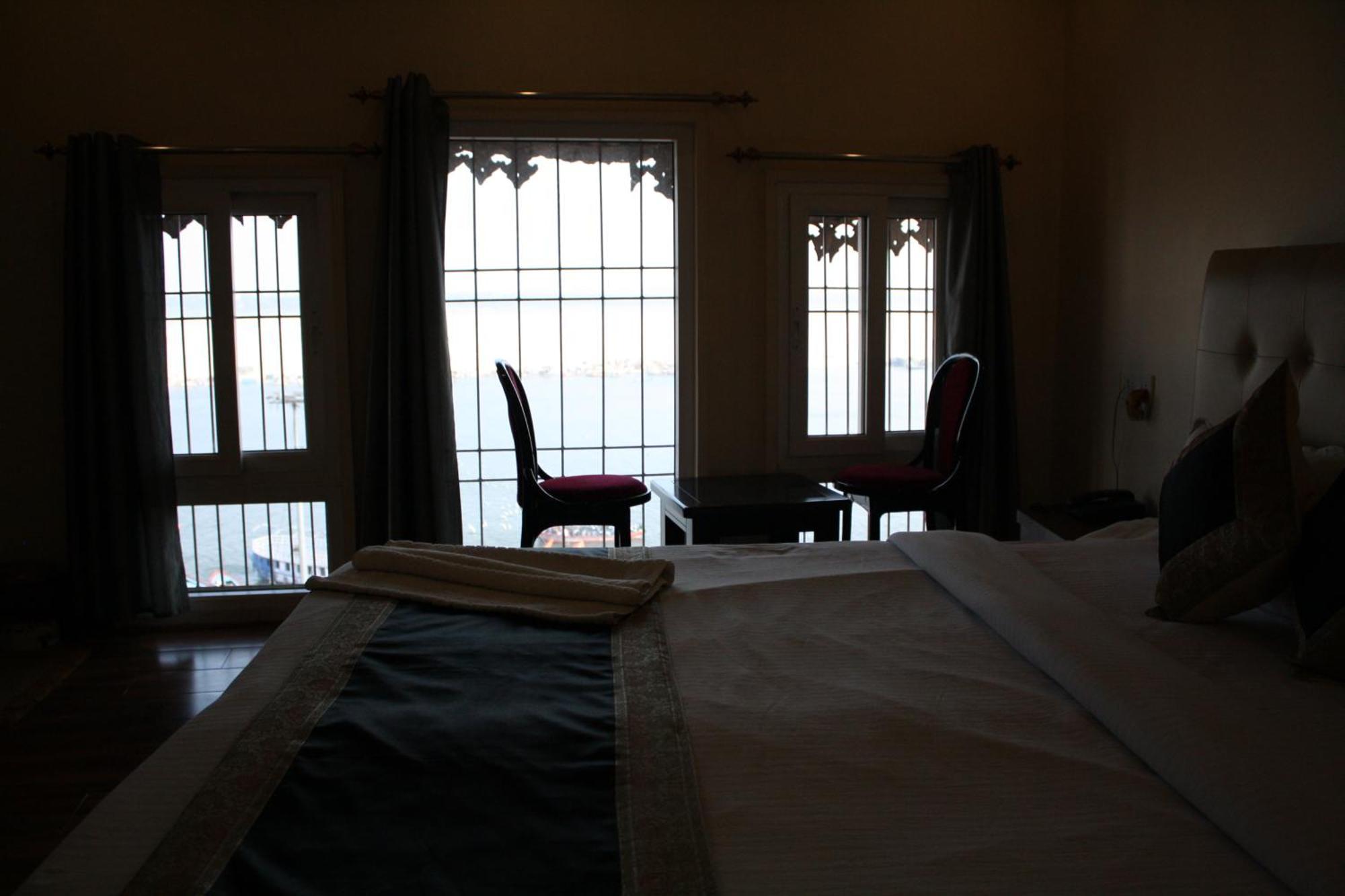 Raghunath Palace * Varanasi