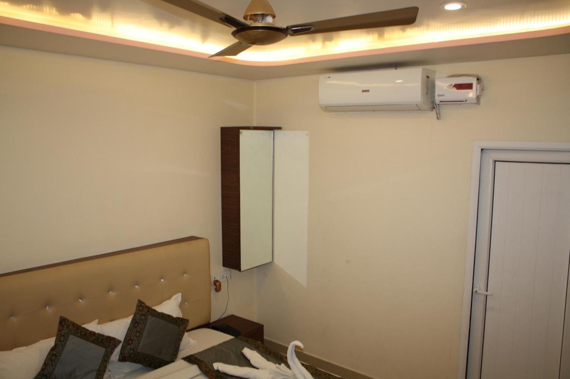 Homestay Raghunath Palace *