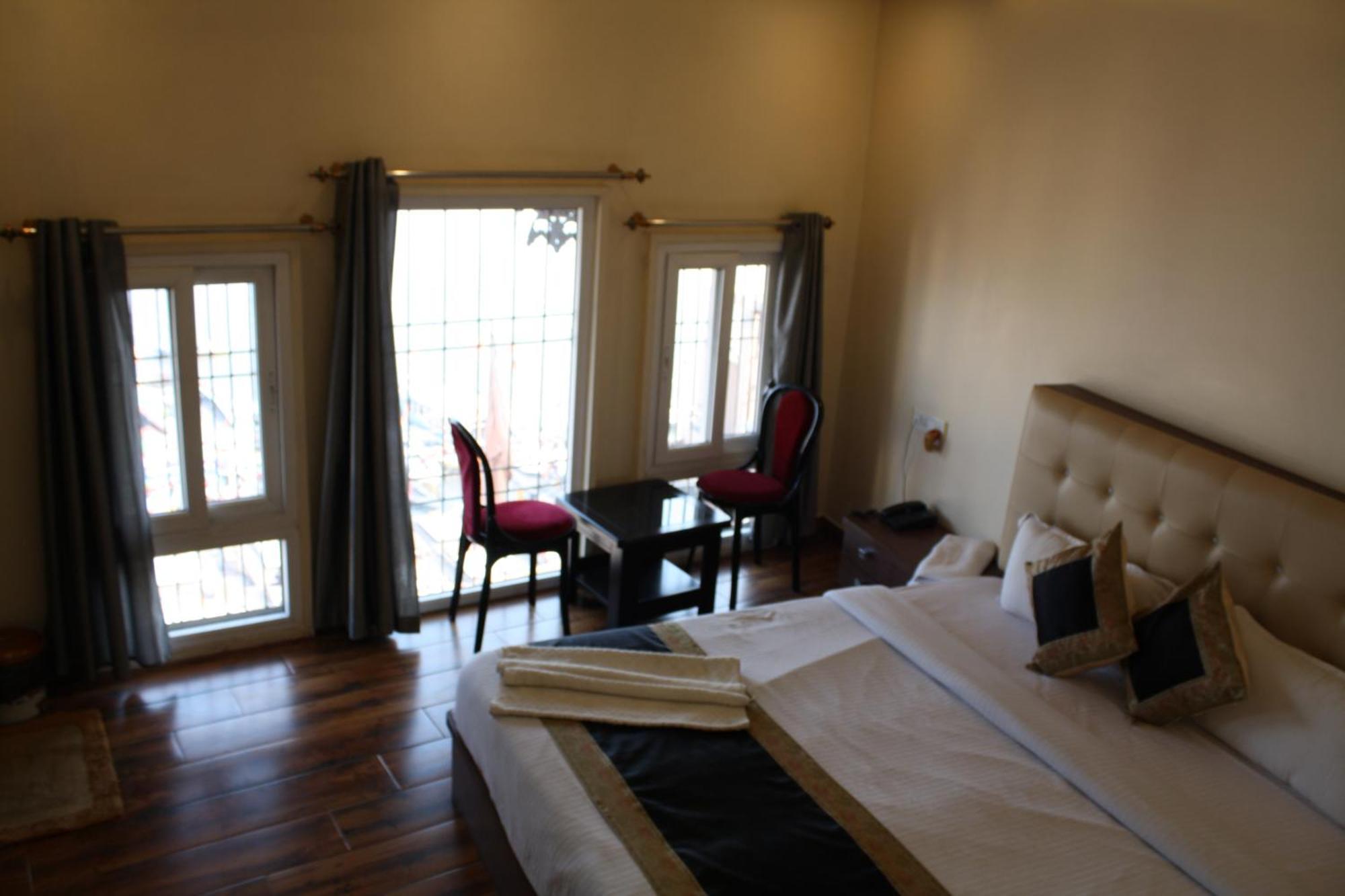 Raghunath Palace Homestay