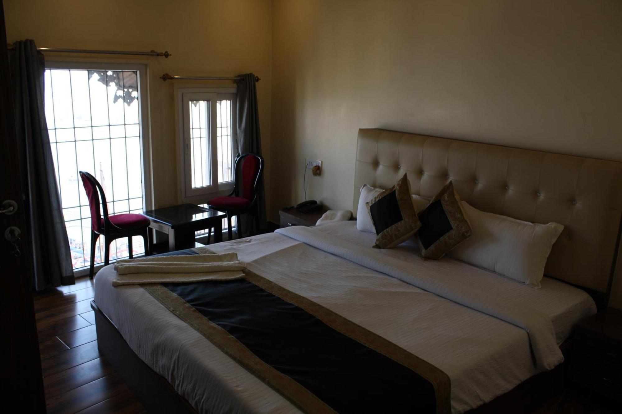 Homestay Raghunath Palace *