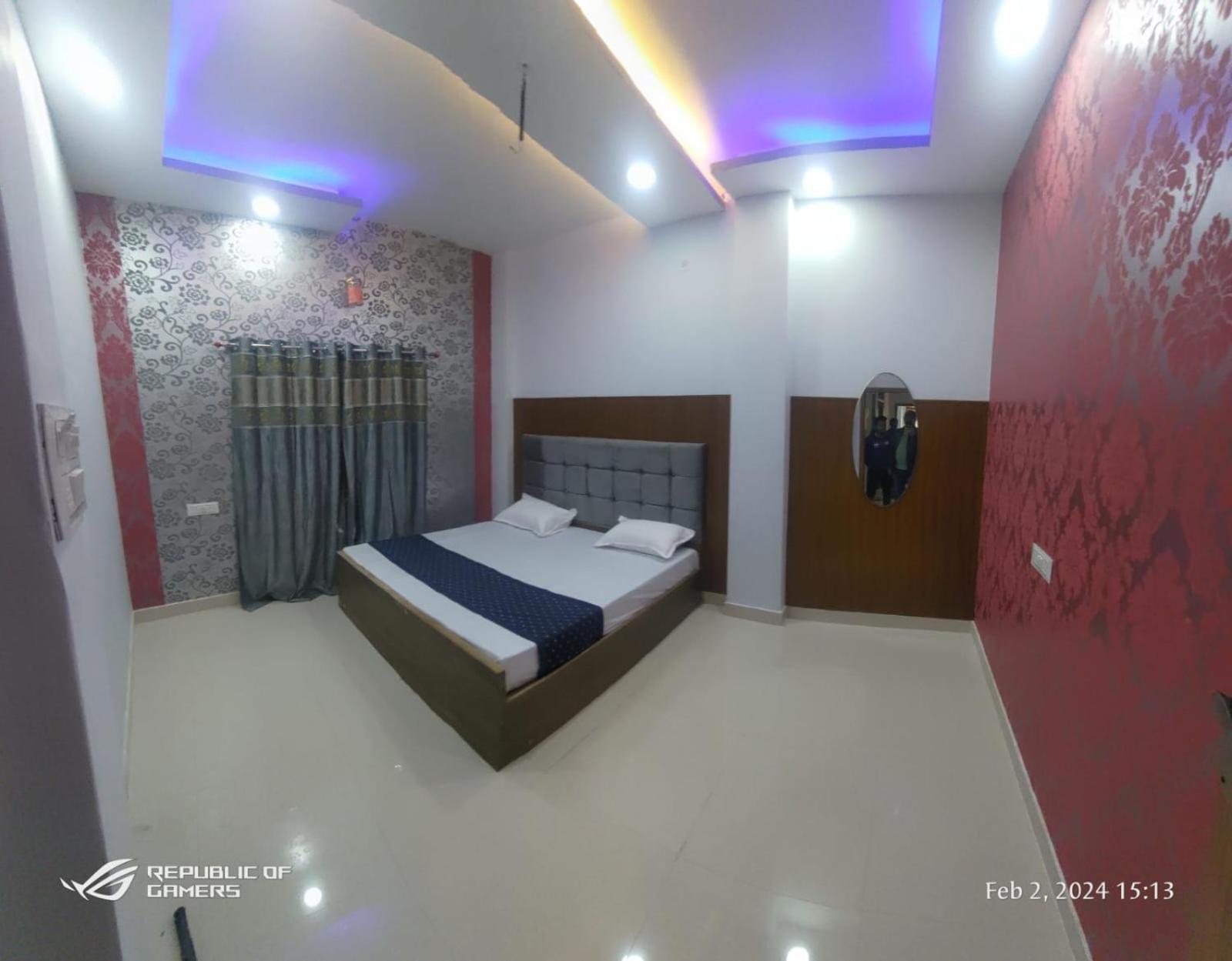 Girdhari Guest house Varanasi