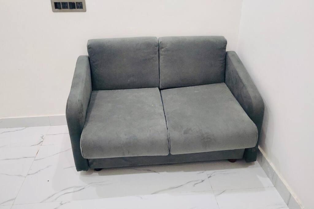 Apartment 1 Bhk Flat At Kanti With Free Breakfast Near Assi Ghat And Temples -201 *