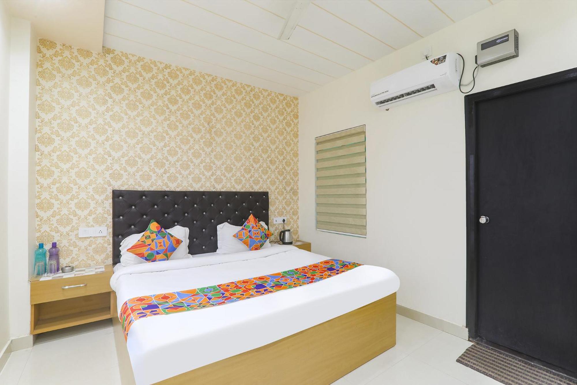 Fabhotel Us 3* Varanasi
