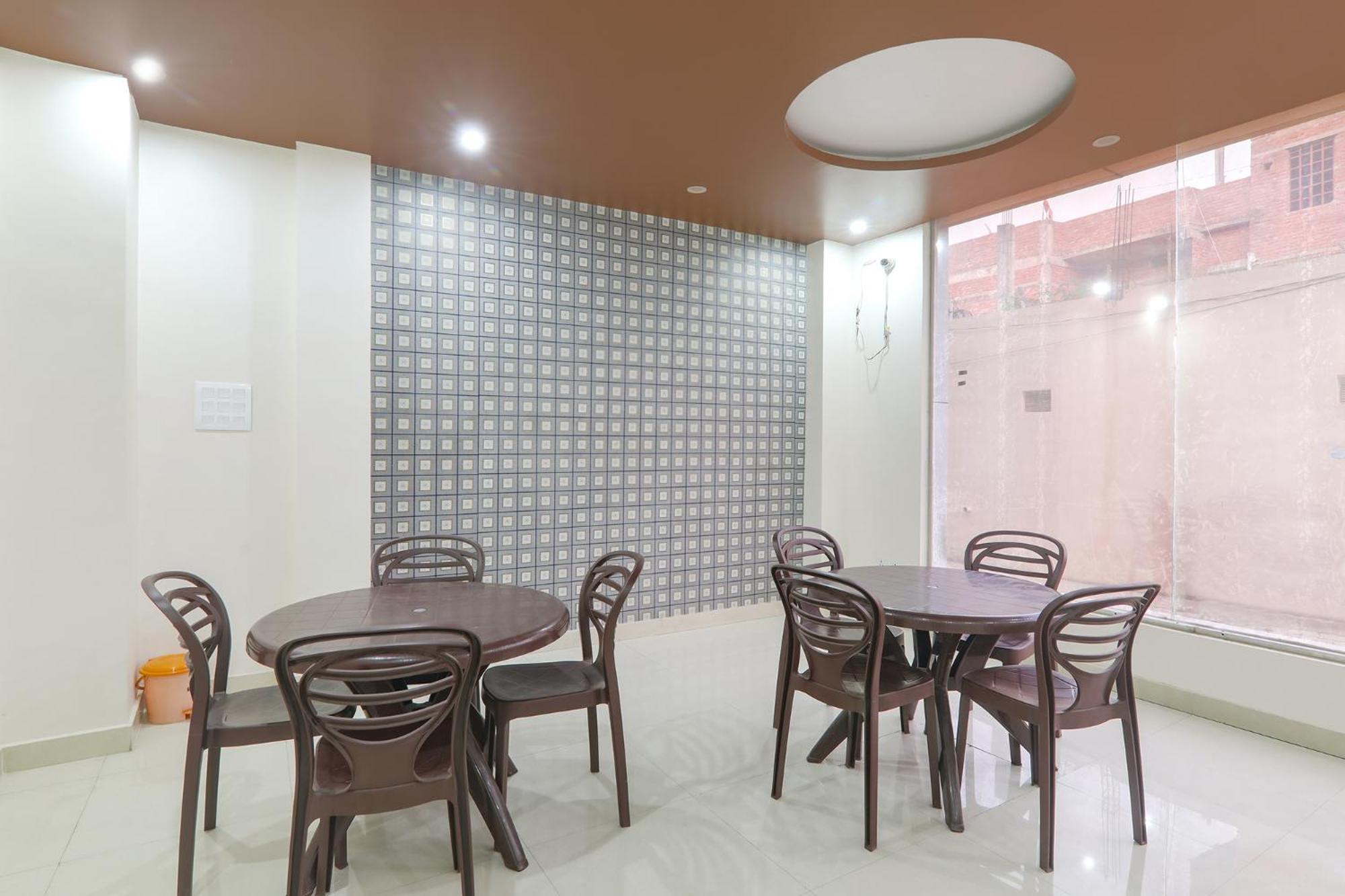 Fabhotel Us Hotel Varanasi