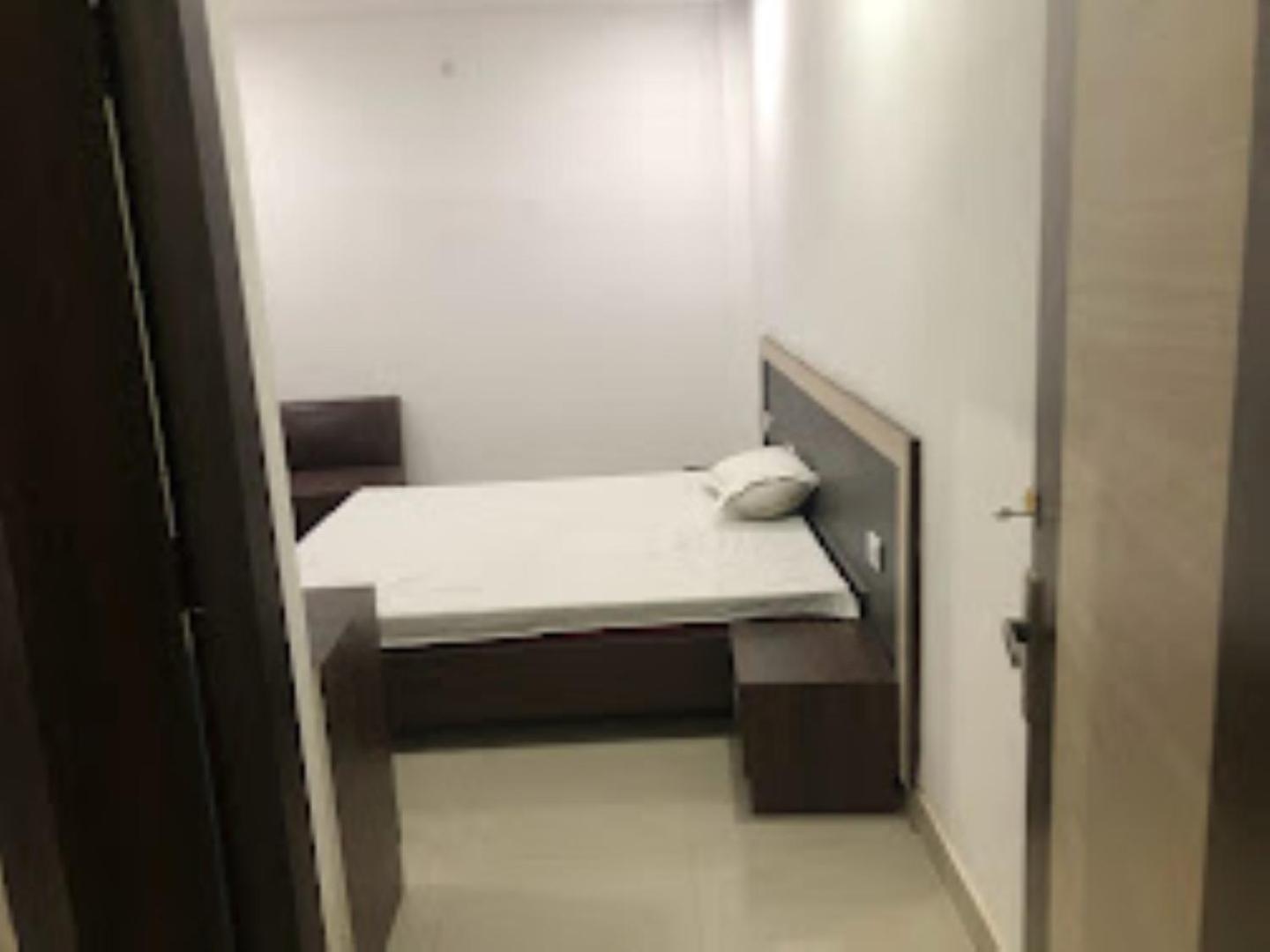 Hotel Paradise Shivpur ,