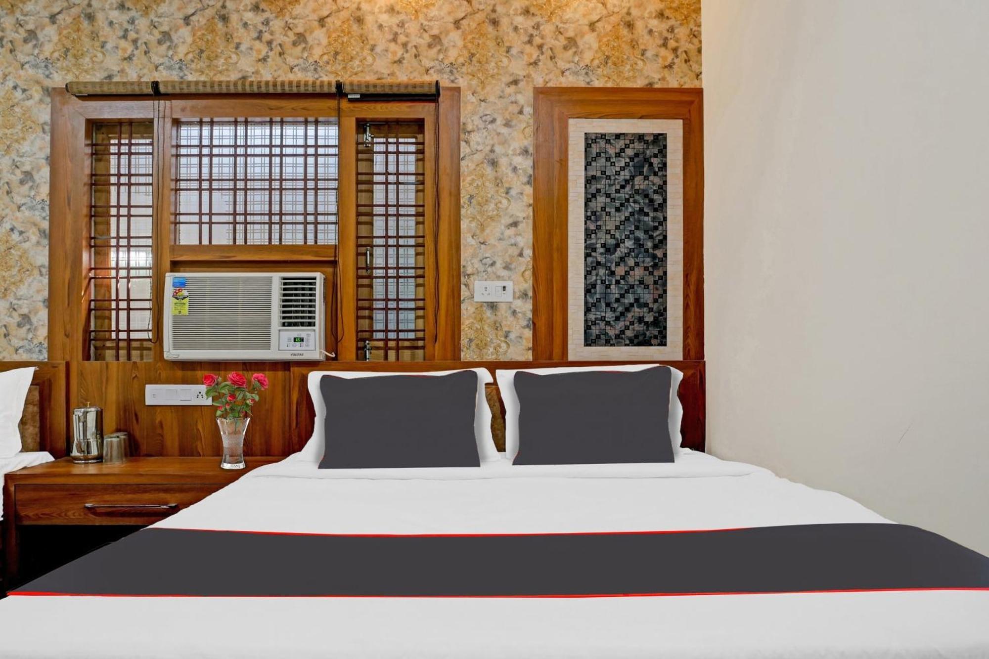 Collection O Shaurya Hotel Varanasi