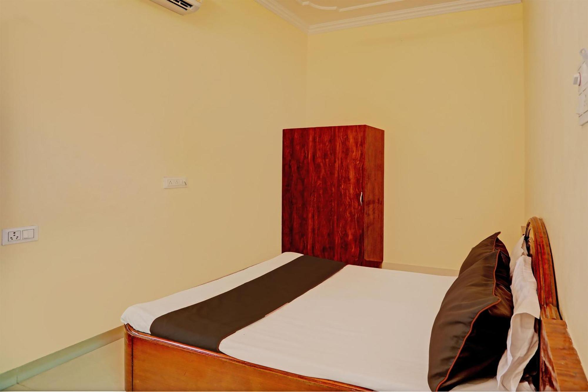 Oyo Flagship Sawariya Palace 3*