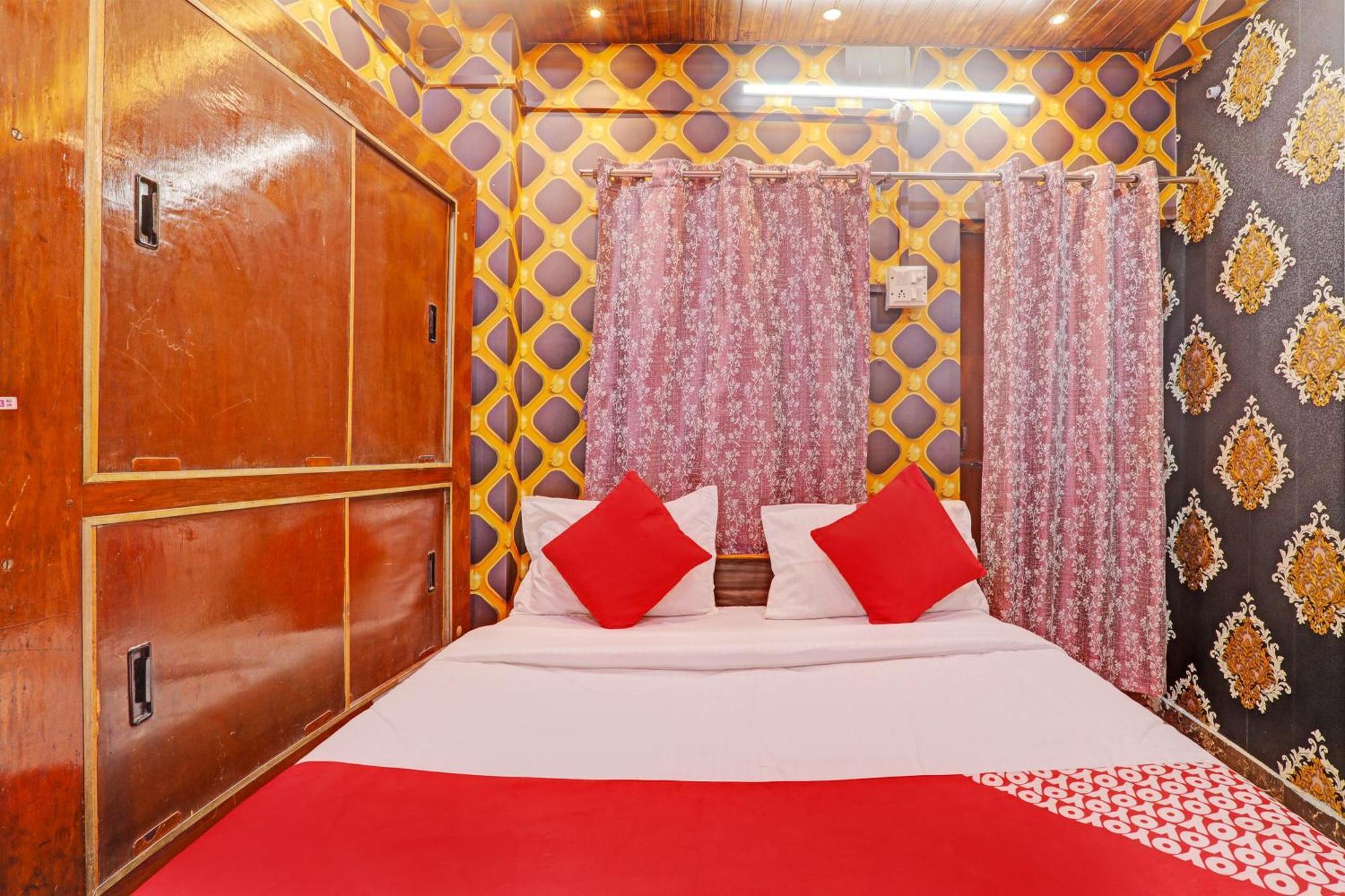 Oyo Flagship Manjushree P. Hotel 4*