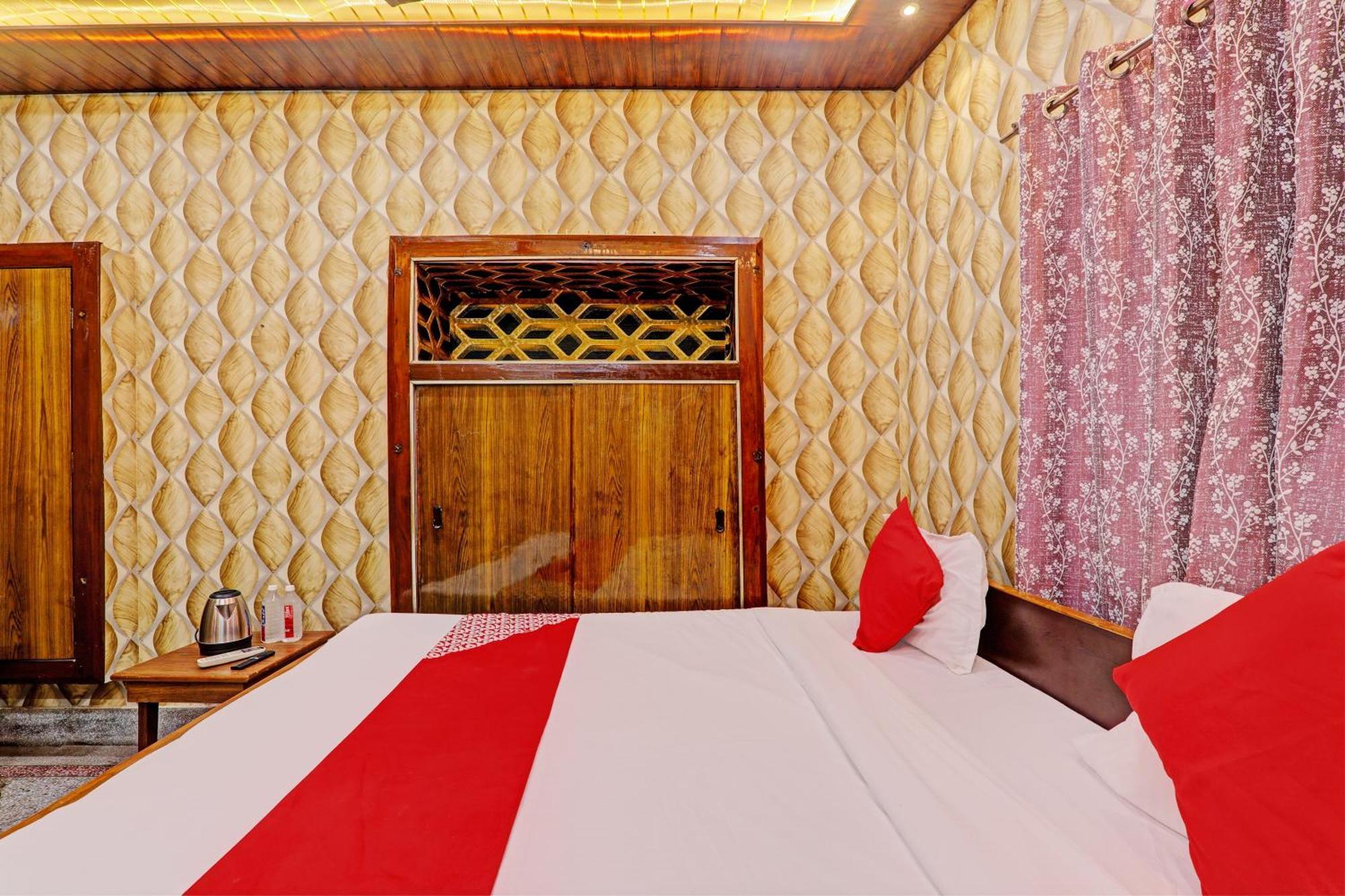 Oyo Flagship Manjushree P. 4* Varanasi