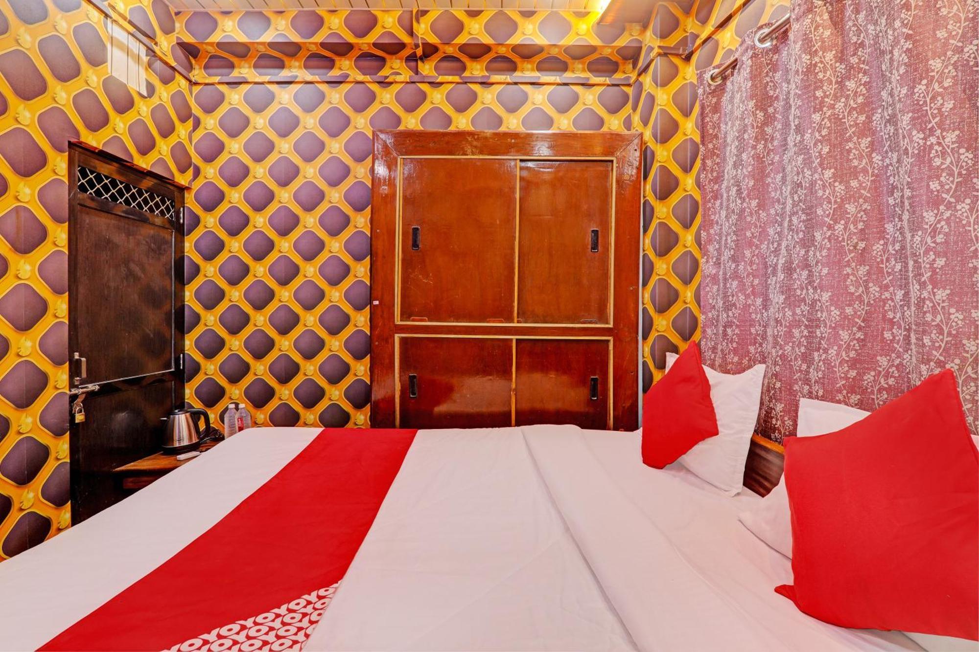 Oyo Flagship Manjushree P. Hotel