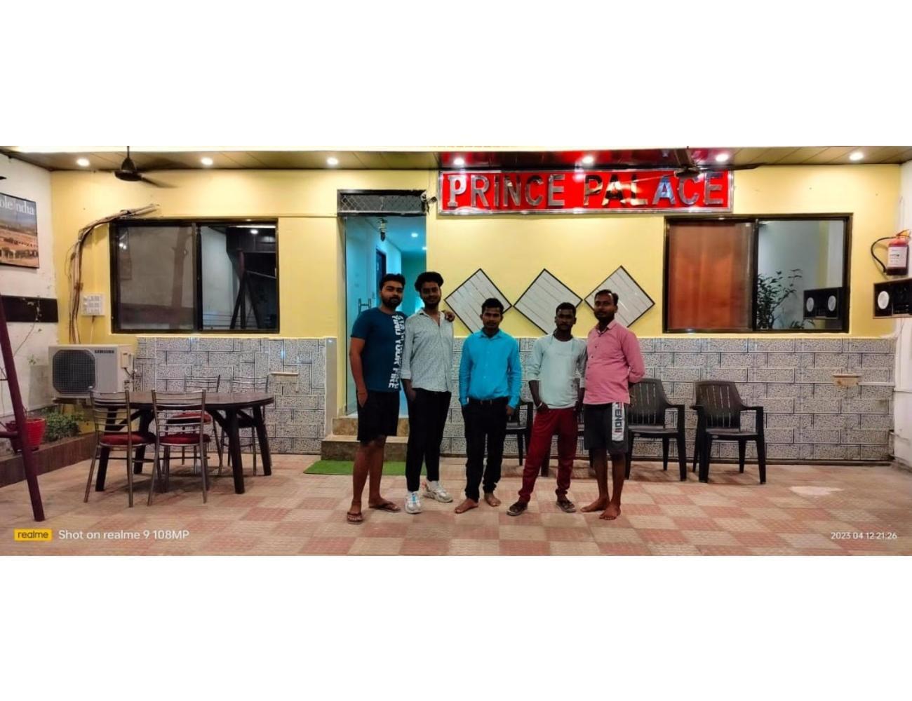 Palace, Homestay