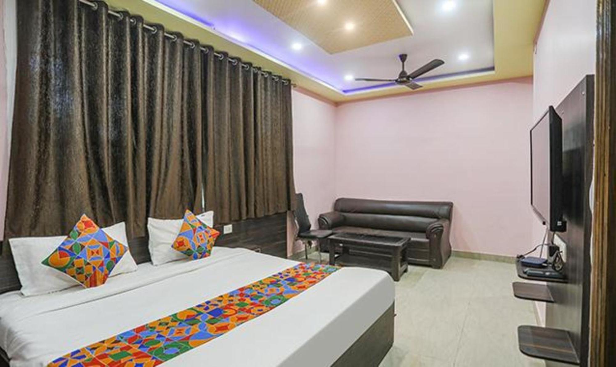 Fabexpress Banarasi Kothi Hotel 3*