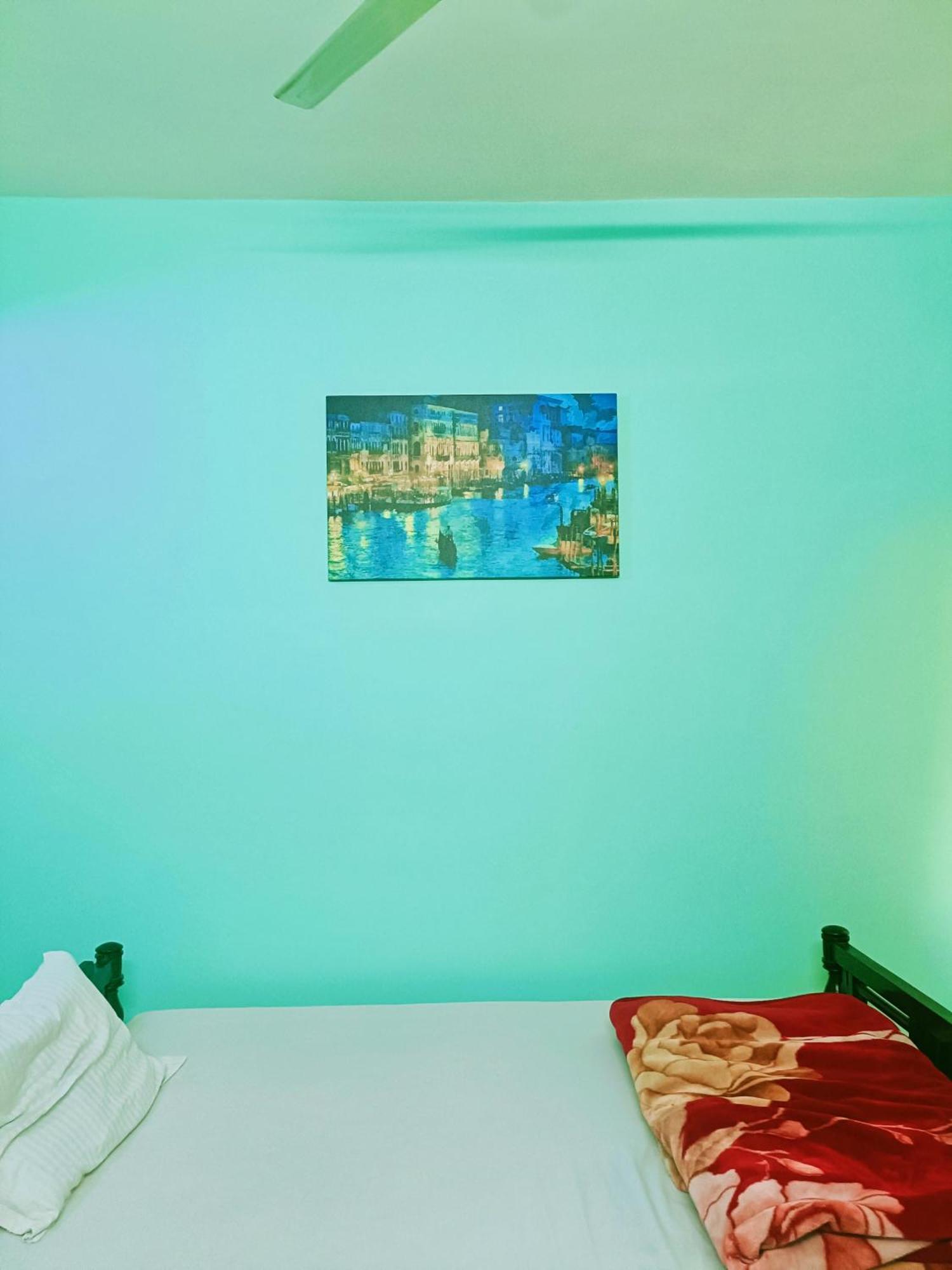 Pretty Garden View 3bhk Furnished Flat Near Kashi Vishwanath Temple * Varanasi