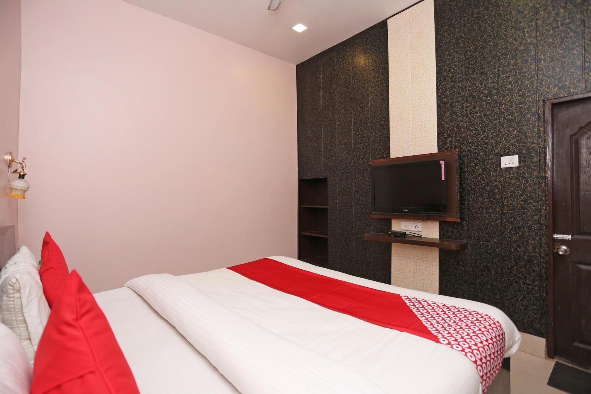 Hotel Oyo Shri Krishna