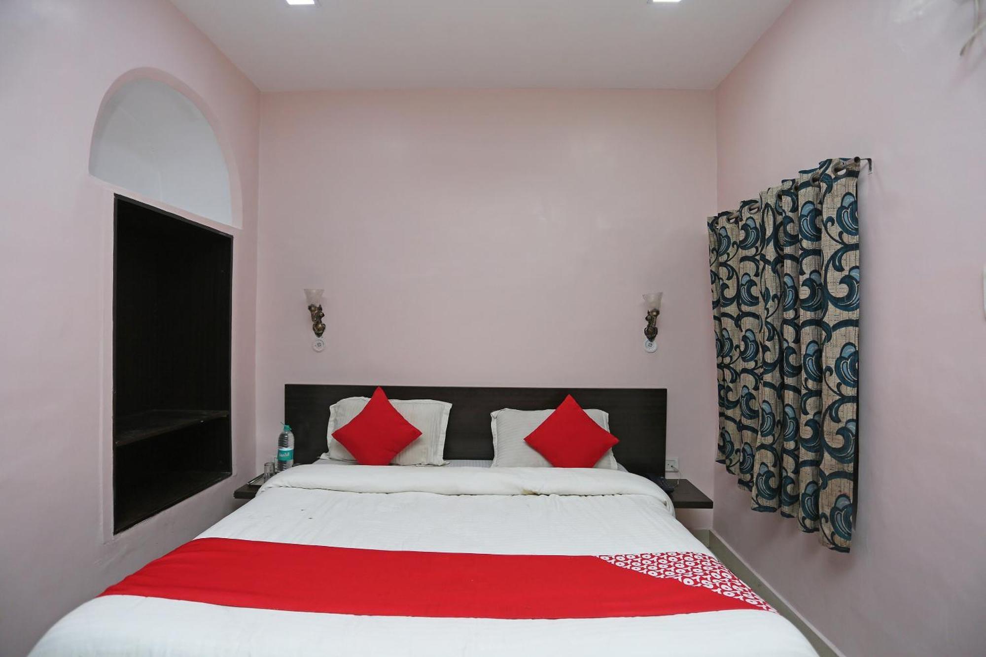 Hotel Oyo Shri Krishna Varanasi