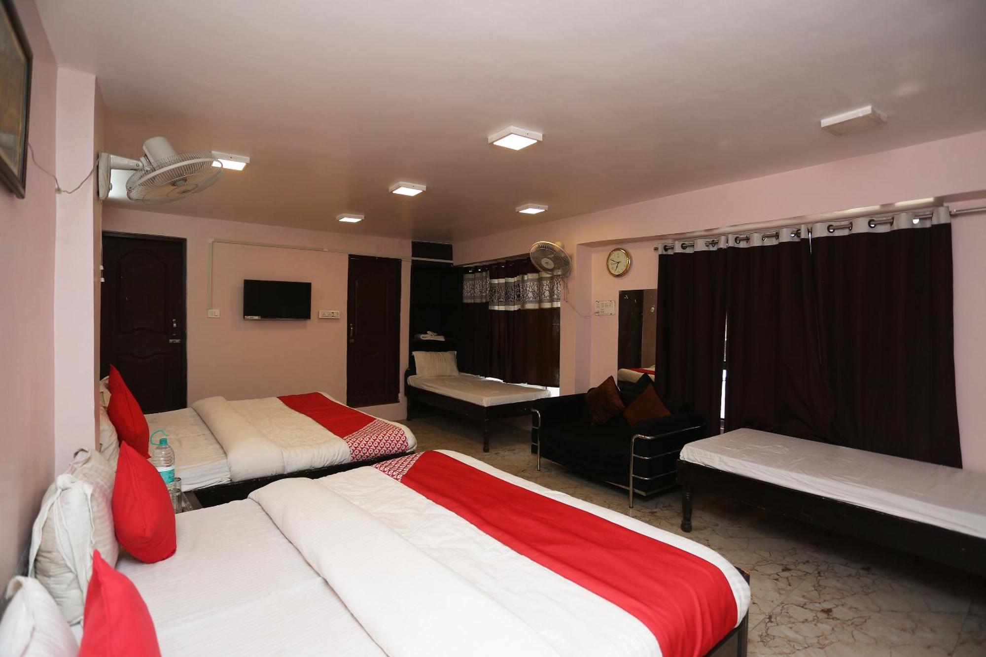Hotel Oyo Shri Krishna