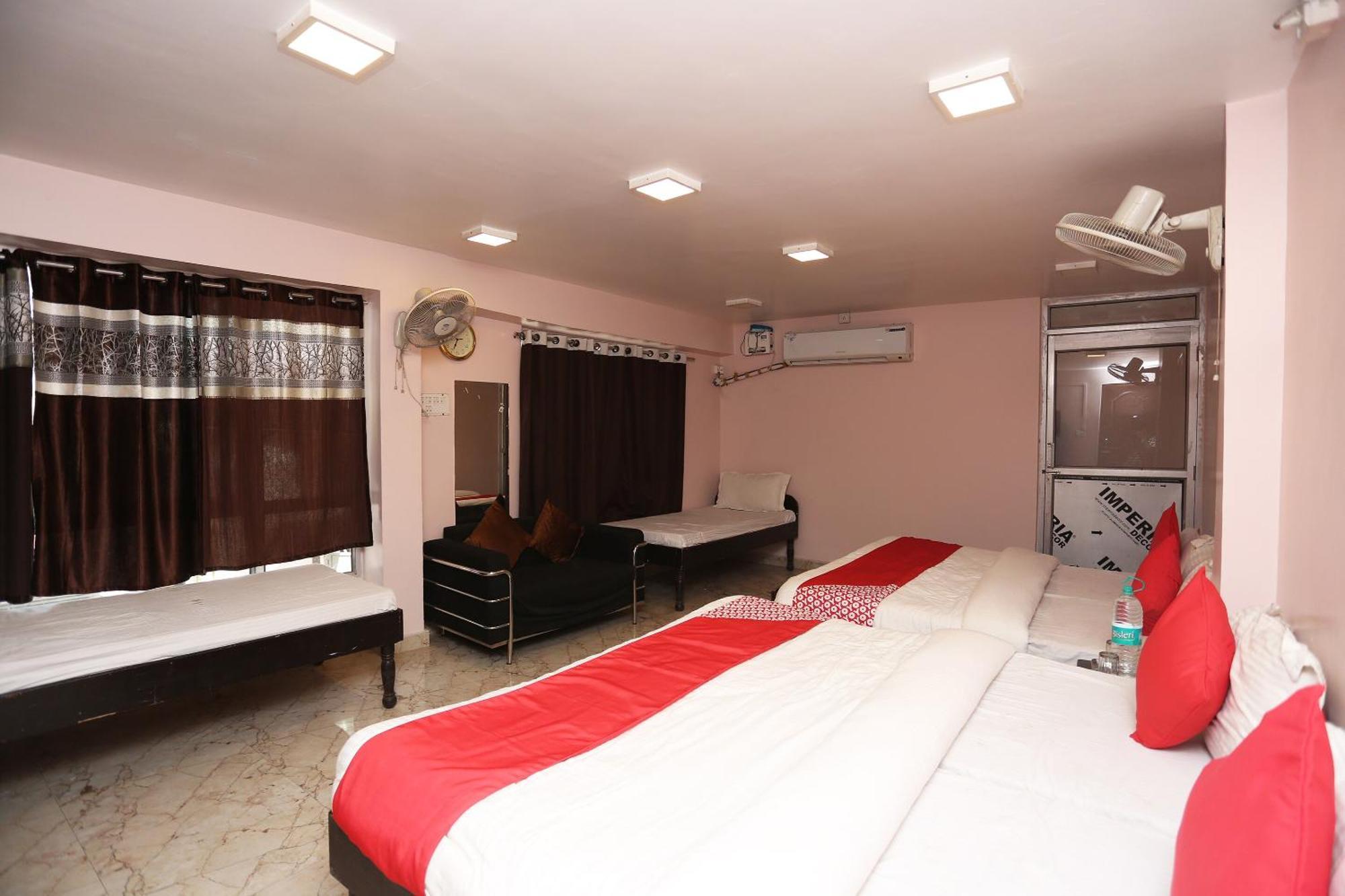 Oyo Shri Krishna Hotel Varanasi