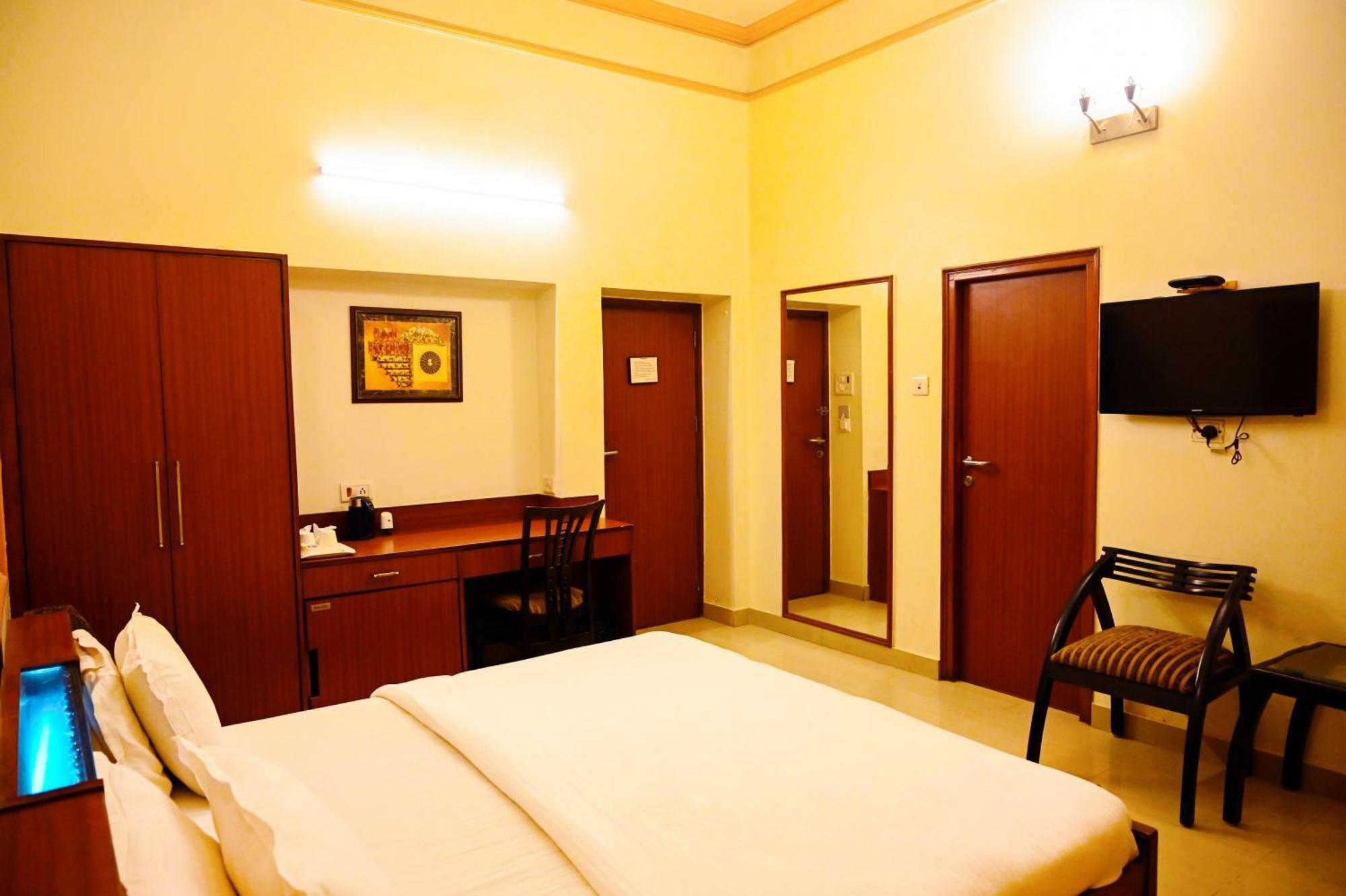 Hotel Cresent - Near Assi Ghat Varanasi