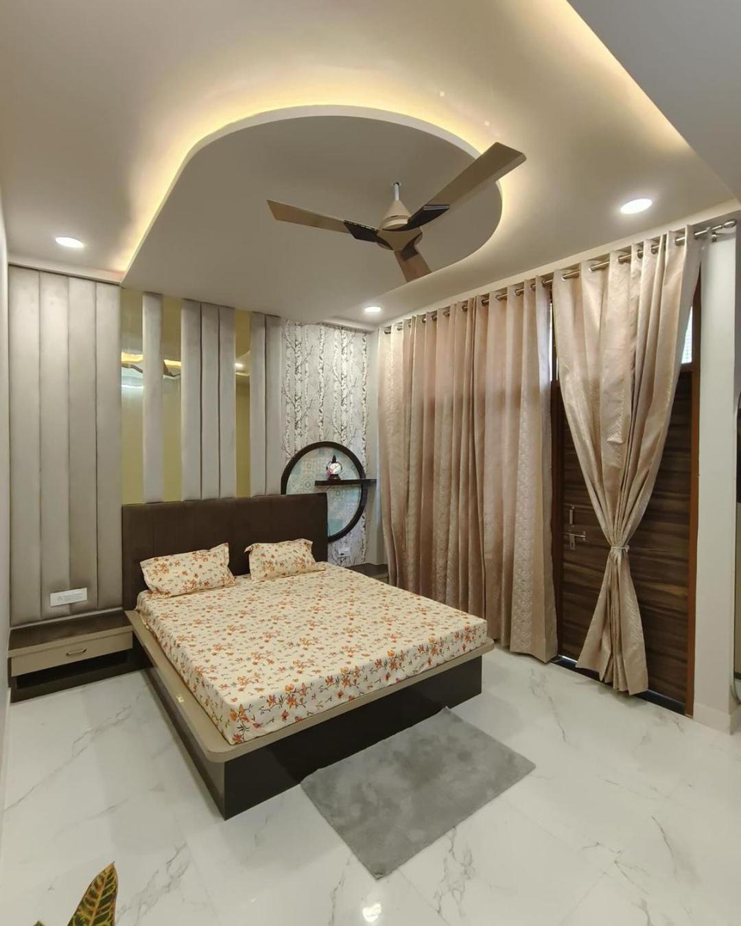 3bhk Flat Near Kashi Vishwanath Temple Apartment *