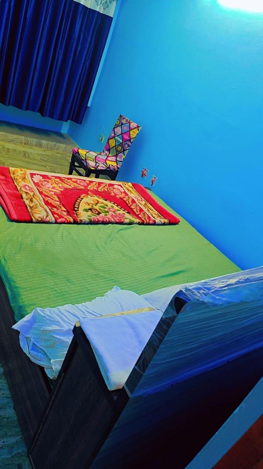 3bhk Flat Near Kashi Vishwanath Temple Apartment *