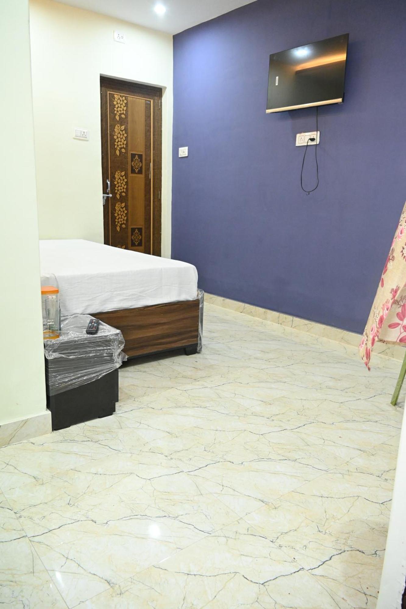 Swagat Paying Near Ganga River Guest house *