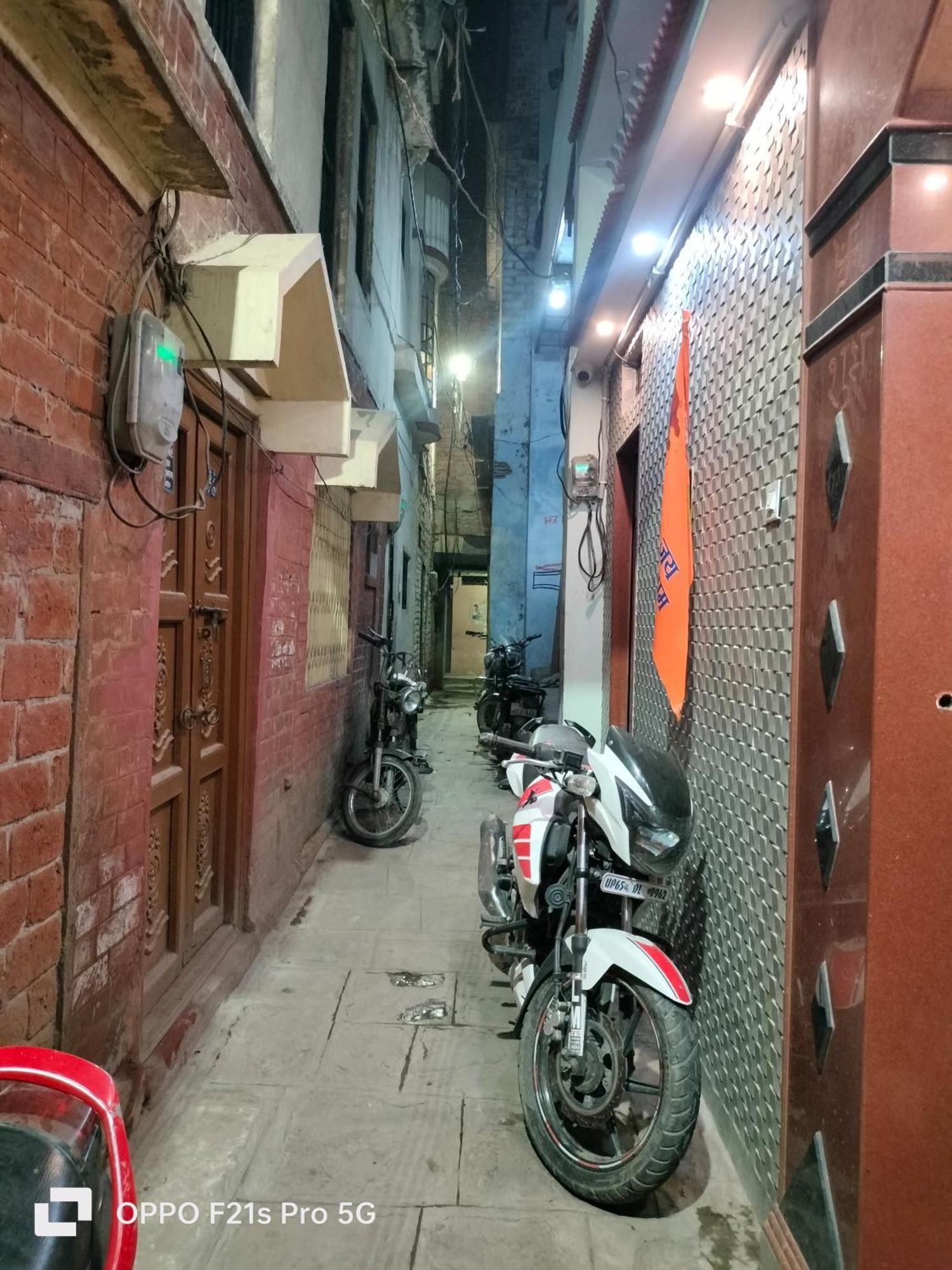 Guest house Nidhivan P. *