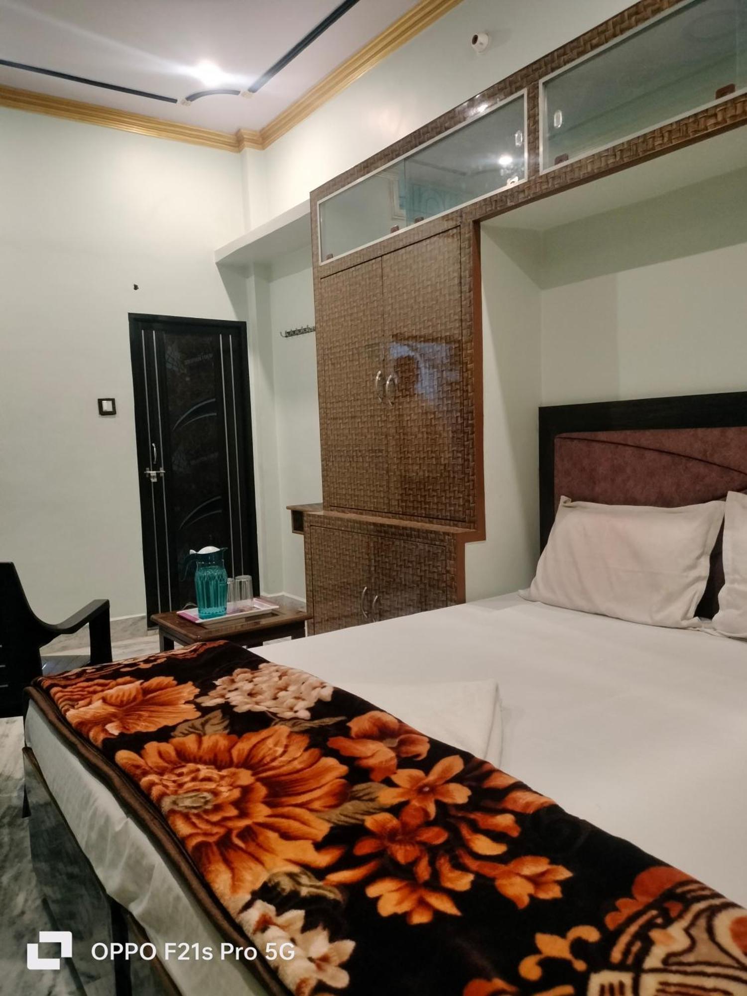 Nidhivan P. Guest house
