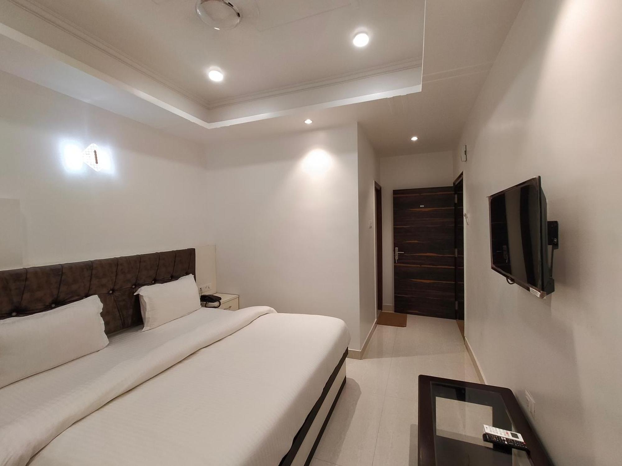 Temple View Hotel 3*