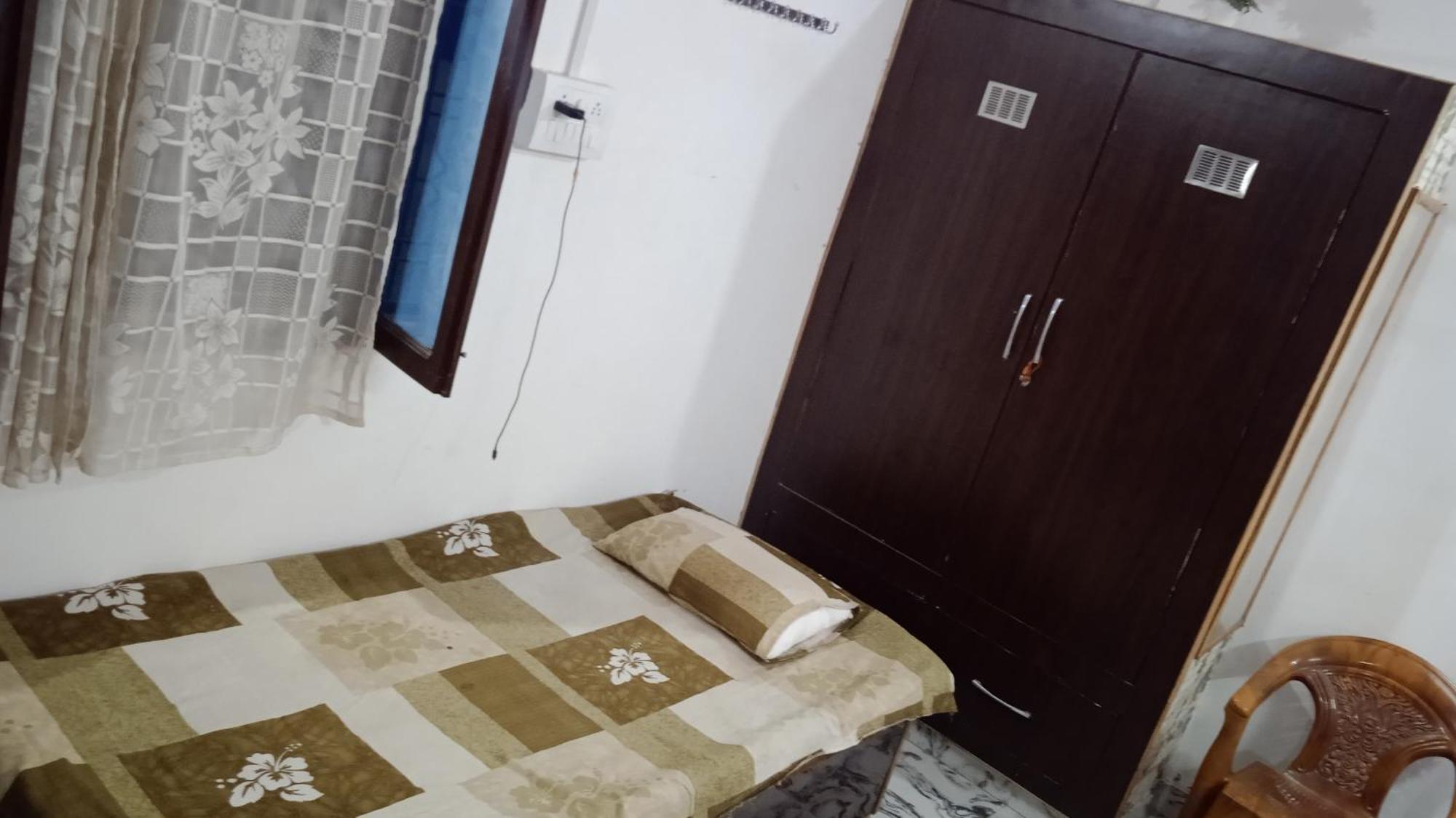 Ayurveda Bhavan Non-ac Guest house Varanasi